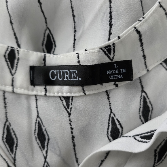 Women's Black and White Striped Top - Picture 5 of 5